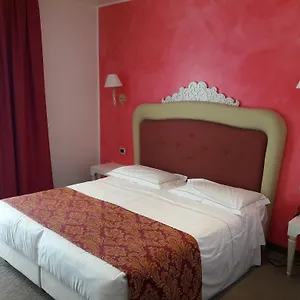 https://palace-hotel-la-conchiglia-doro.hotelinveneto.com